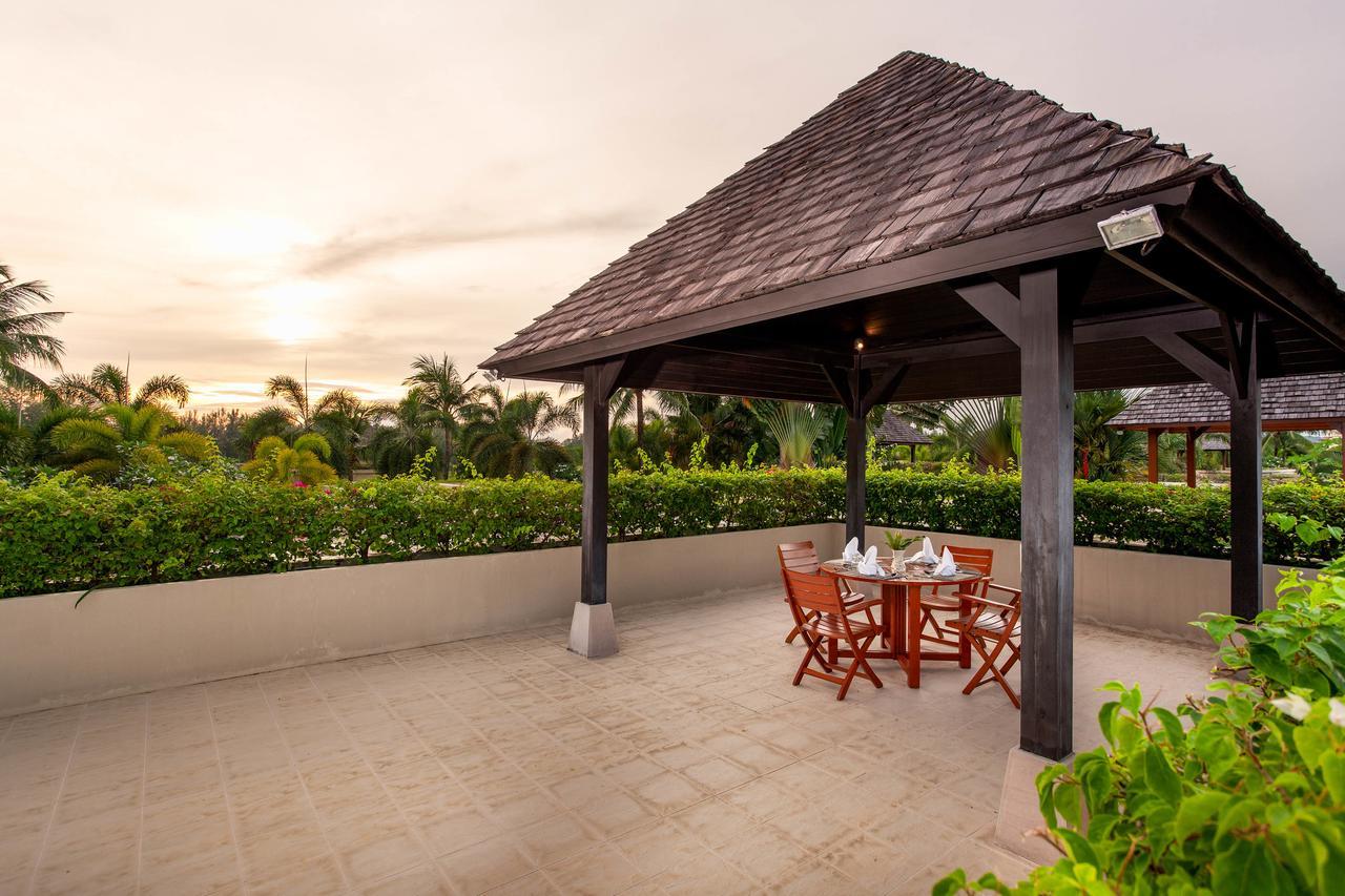 The Residence Resort Praia de Bang Tao Exterior foto